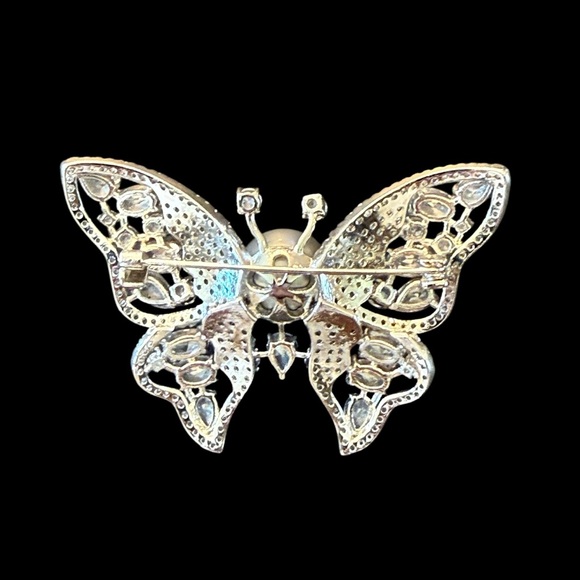 Swarovski Crystals Silver Butterfly Brooch - Picture 6 of 6